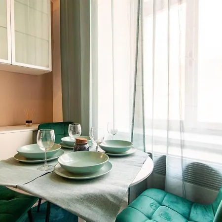 Sapphire Apartment *